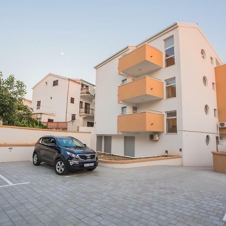 Apartment Luni Primosten Exterior photo