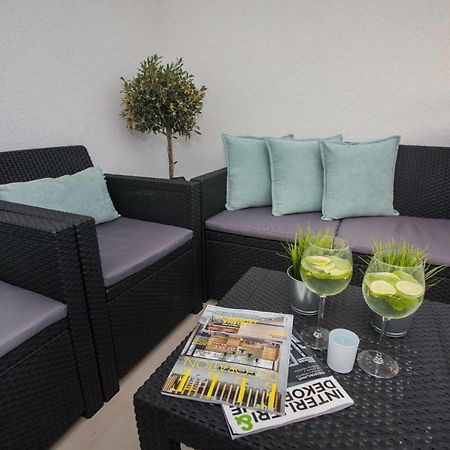 Apartment Luni Primosten Exterior photo