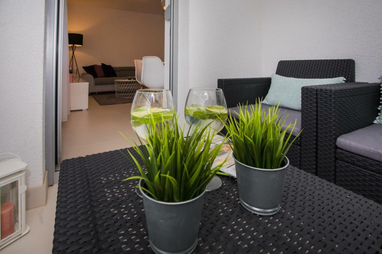 Apartment Luni Primosten Exterior photo