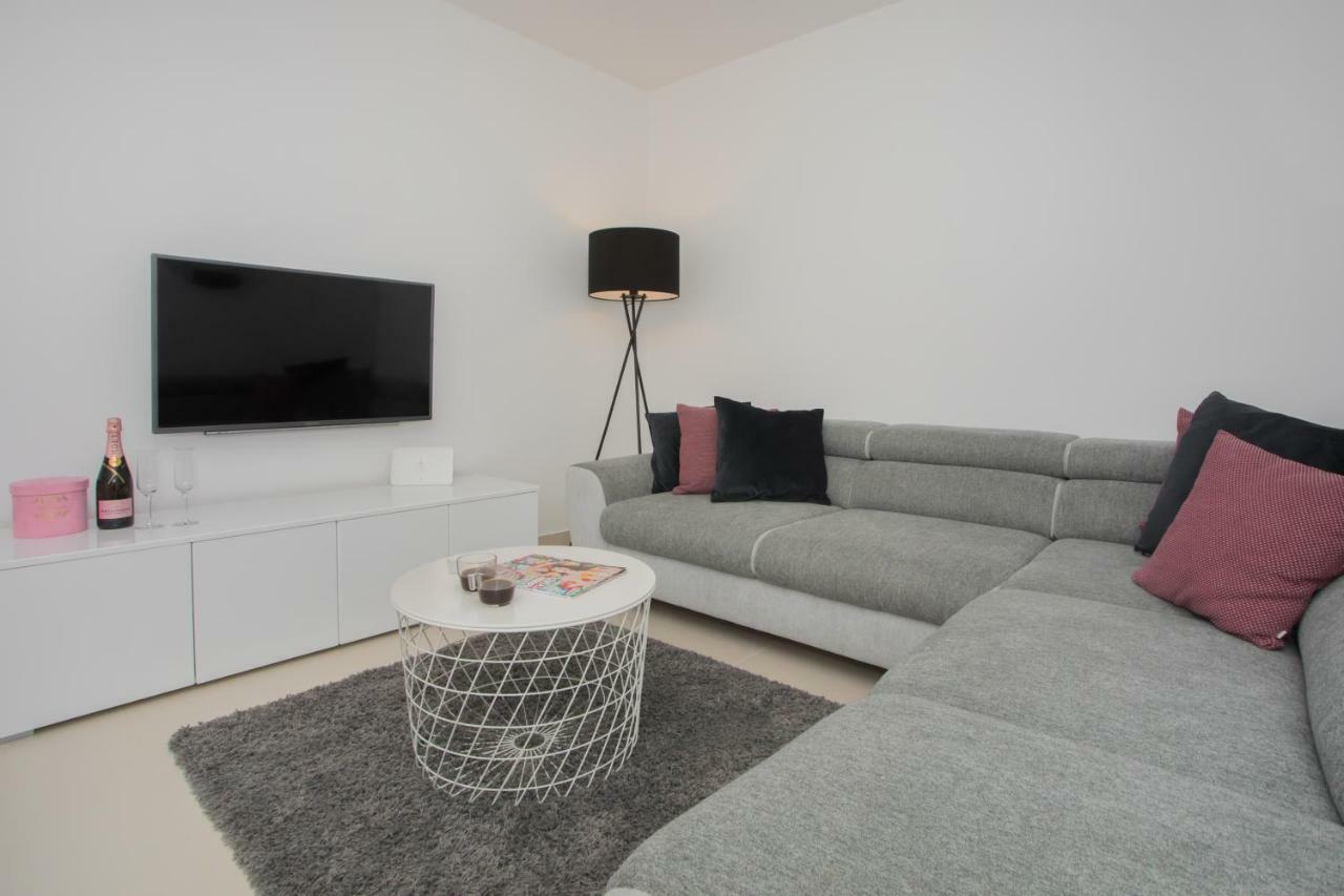 Apartment Luni Primosten Exterior photo