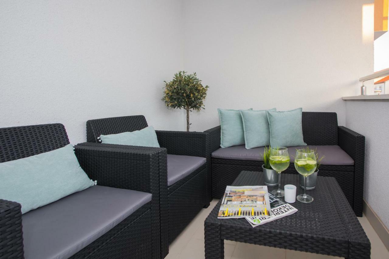 Apartment Luni Primosten Exterior photo