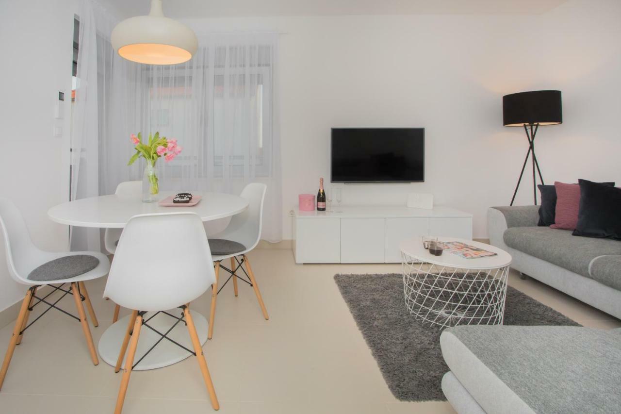 Apartment Luni Primosten Exterior photo