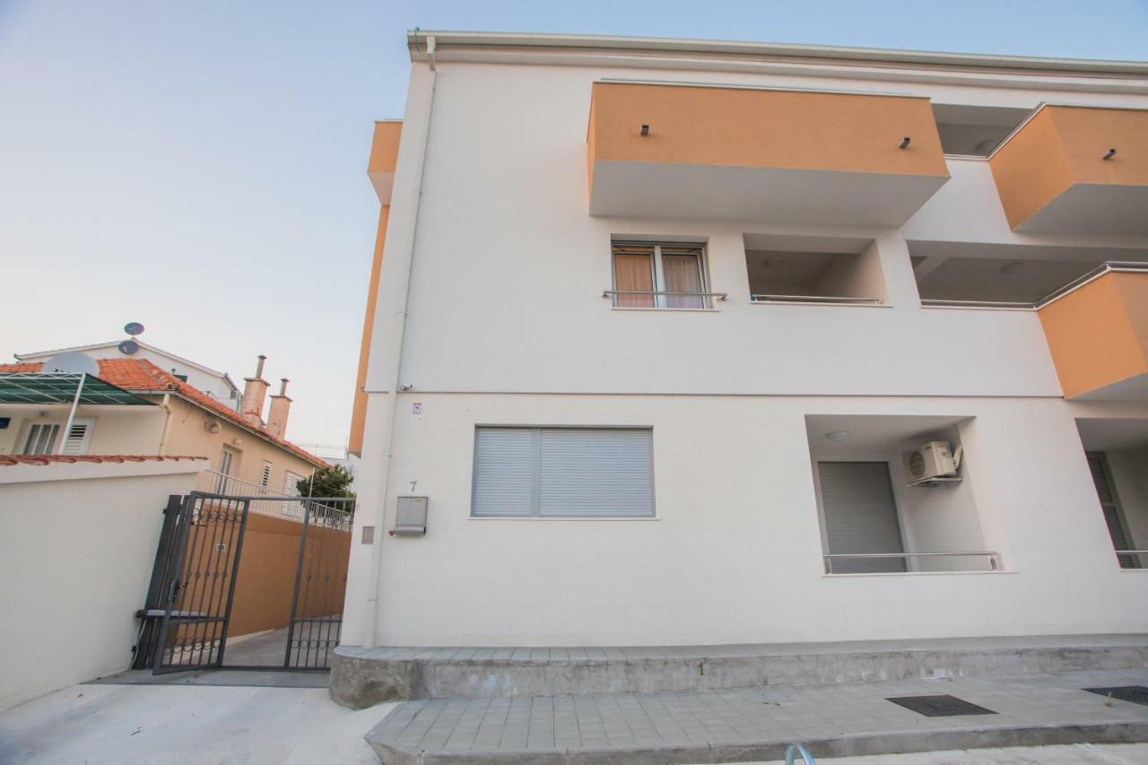 Apartment Luni Primosten Exterior photo